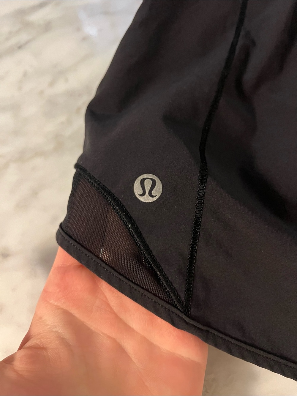 Lululemon black hotty hot long size 4 - Picture 4 of 9